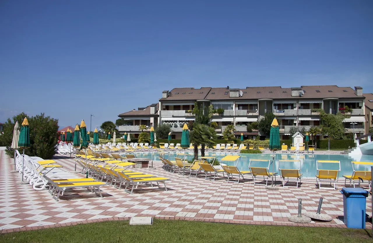 Lauri & Faggi Aparthotel Desenzano del Garda 0*,  Italy
